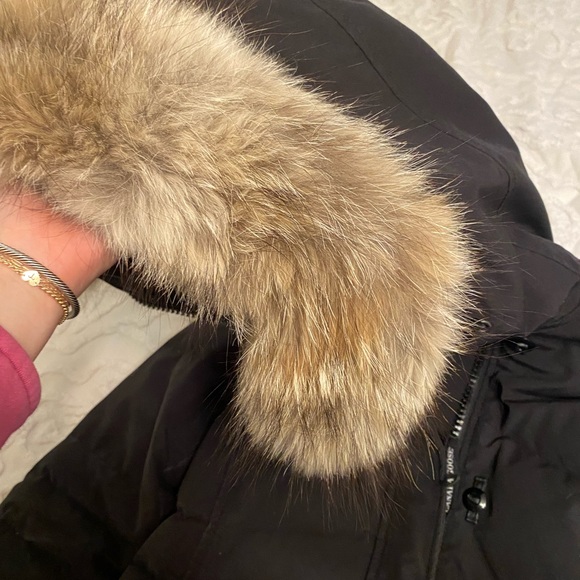 Womens Canada Goode Shelburne Parka. 
Just dry cleaned. - Picture 9 of 16